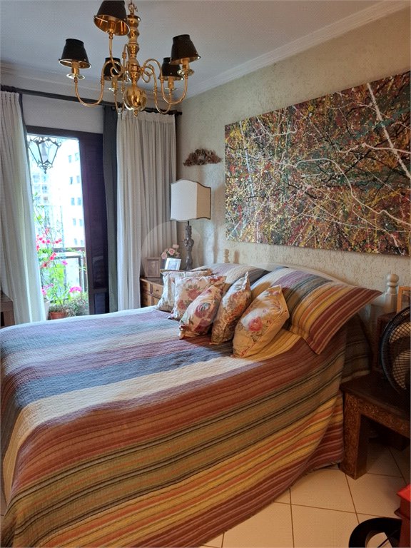 Apartamento à venda com 4 quartos, sendo 2 suítes,  em Brooklin Paulista, São Paulo, SP