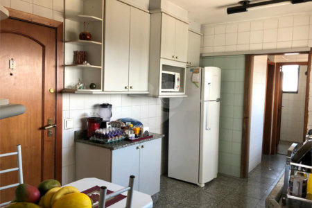 Apartamento à venda com 3 quartos, sendo 1 suíte, em Vila Paulicéia, São Paulo, SP