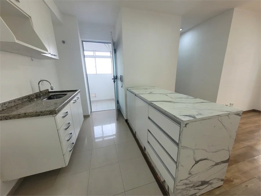 Apartamento à venda com 2 quartos em Vila Anastácio, São Paulo, SP
