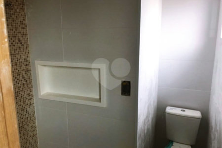 Casa à venda com 2 suítes no condomínio Residence Adelina, São Paulo - SP