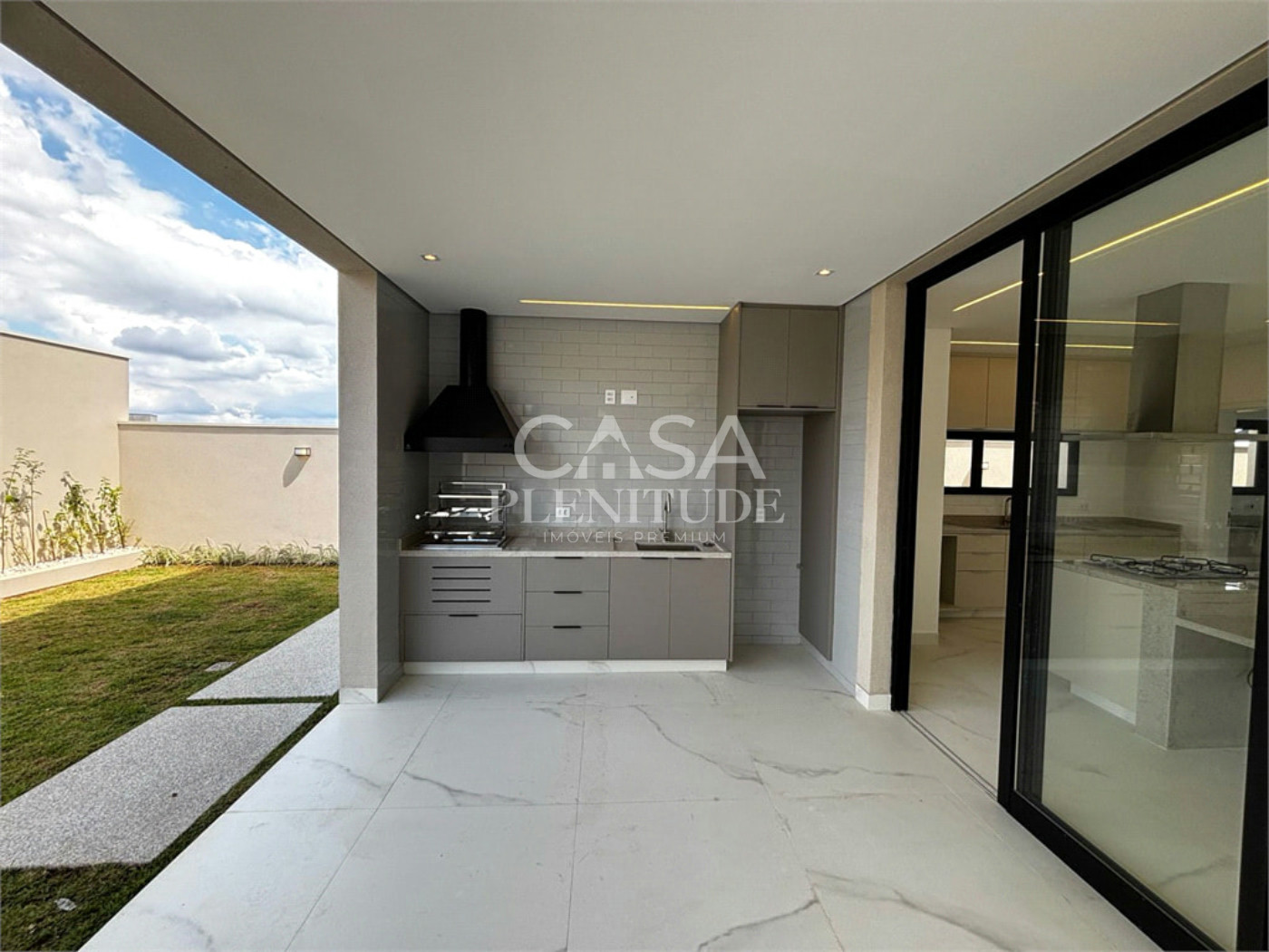 Casa em condomínio à venda com 4 suítes em Quintas do Ingaí, Santana de Parnaíba, SP