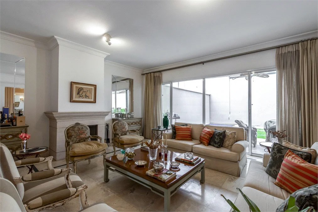 Casa de Vila à venda com 3 suítes em Morumbi, São Paulo, SP