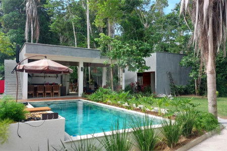 Casa à venda com 2 quartos, sendo 1 suíte, no Centro, Santa Cruz Cabrália, BA