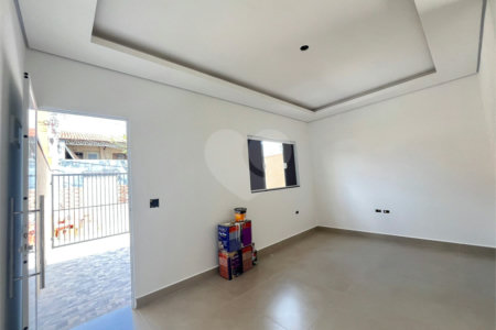 Casa de Vila à venda com 2 quartos, sendo 1 suíte,  em Parque São Bento, Sorocaba, SP