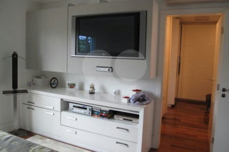 Casa à venda ou para alugar com 4 suítes no condomínio Villa Imperial, São Paulo - SP