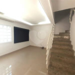 Casa à venda com 3 quartos, sendo 1 suíte, no condomínio Apeu, São Paulo - SP