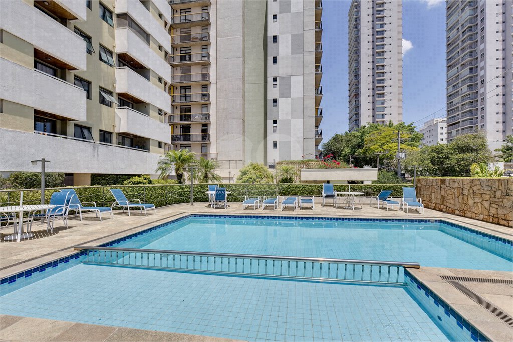 Apartamento à venda com 3 quartos, sendo 2 suítes, em Santo Amaro, São Paulo, SP