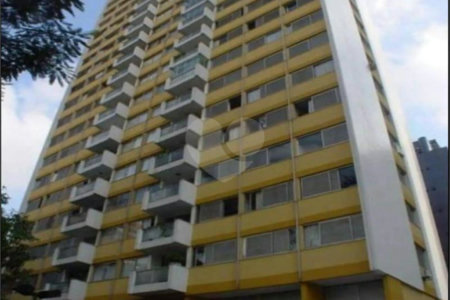 Apartamento à venda com 3 quartos, sendo 1 suíte, em Moema, São Paulo, SP