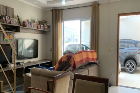Casa à venda com 3 quartos, sendo 1 suíte, no condomínio Residencial Belle Ville Itaycy, Indaiatuba - SP