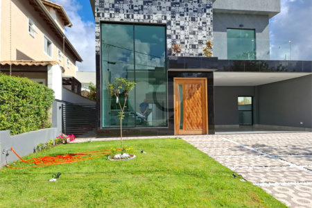 Casa à venda ou para alugar com 3 suítes no condomínio Residencial Veredas, Mogi das Cruzes - SP