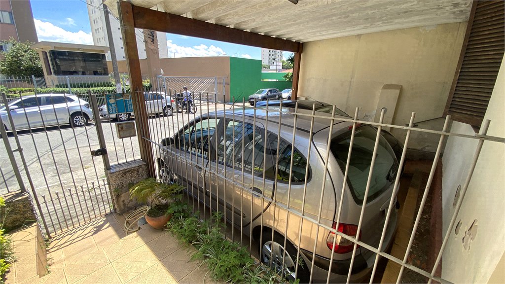 Casa à venda com 5 quartos, sendo 1 suíte, em Campo Belo, São Paulo, SP