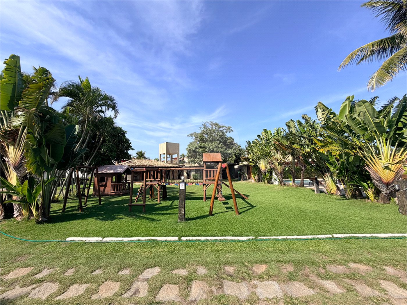 Casa em condomínio à venda com 4 quartos, sendo 3 suítes, em Manguinhos, Armação dos Búzios, RJ