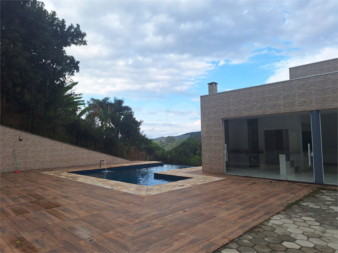 Casa em condomínio à venda com 3 suítes no Centro, Bom Jesus dos Perdões, SP