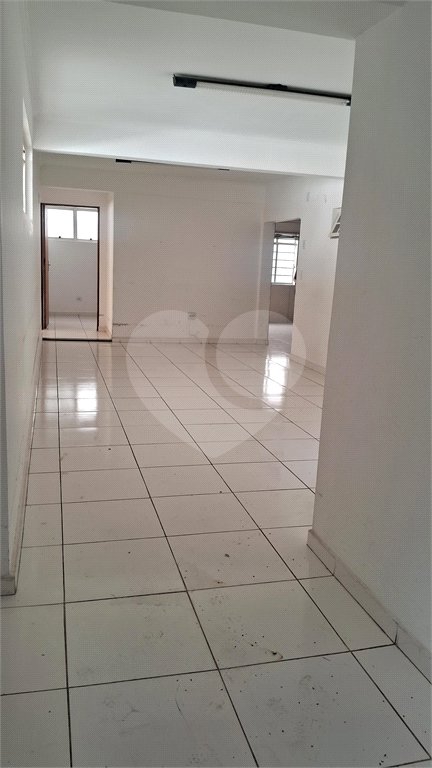 Casa para alugar com 9 quartos, sendo 3 suítes, em Jardim Panorama, Sorocaba, SP