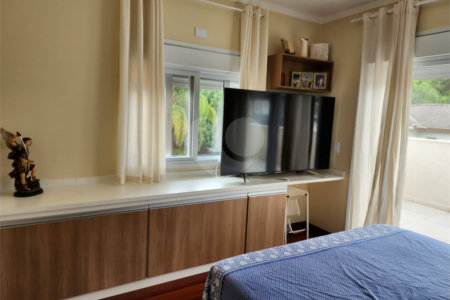 Casa à venda com 4 suítes no condomínio Pedra Grande, Atibaia - SP
