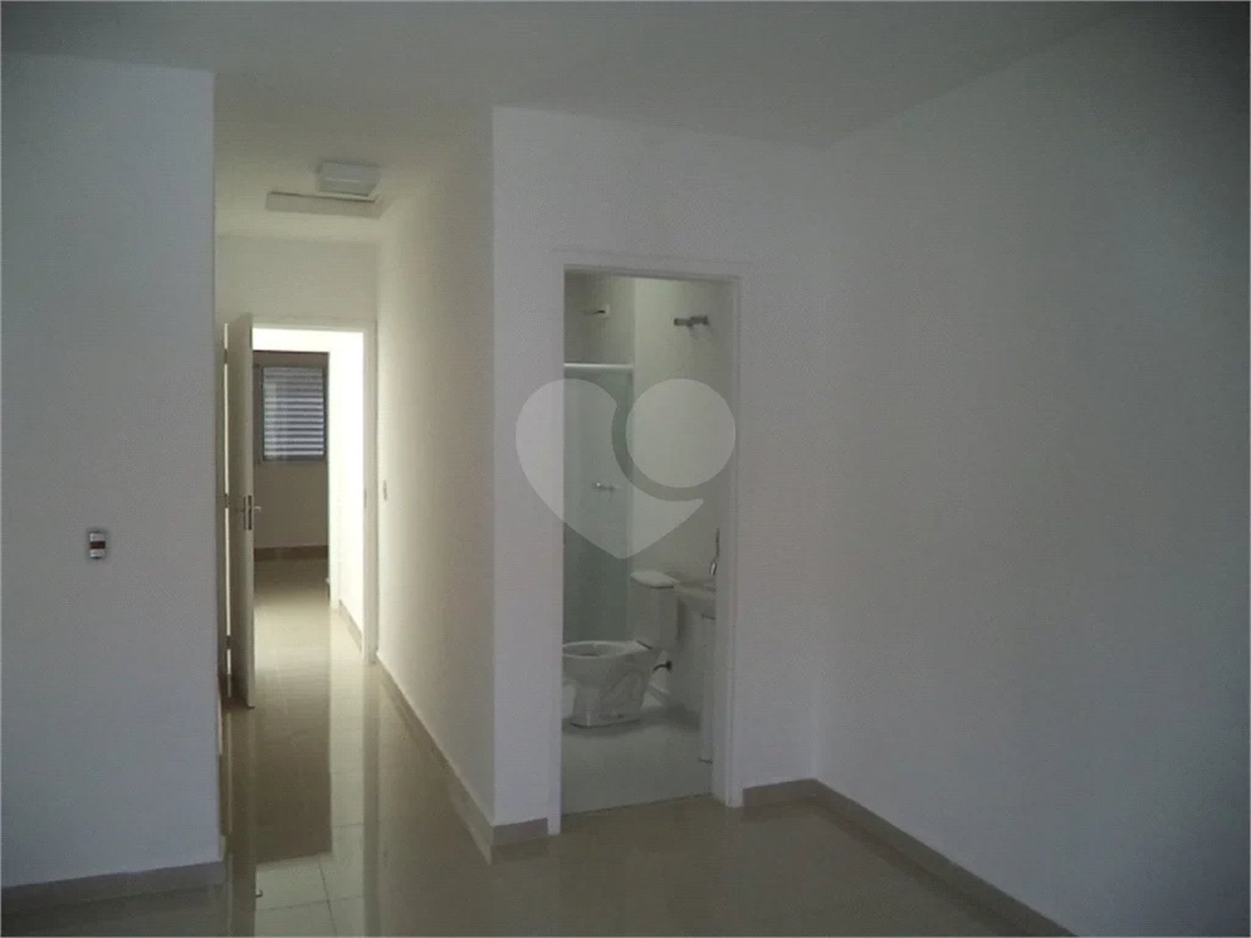 Casa à venda com 2 suítes no condomínio Villagio da Serra, São Paulo - SP