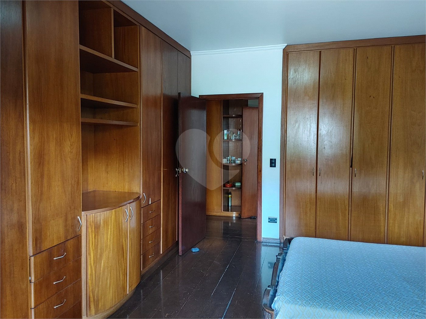 Casa à venda com 4 quartos, sendo 2 suítes, em Parque dos Príncipes, São Paulo, SP