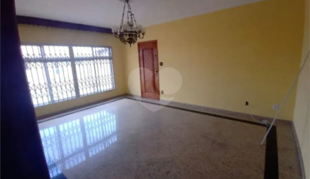 Casa à venda com 3 quartos, sendo 1 suíte,  em Vila Maria, São Paulo, SP