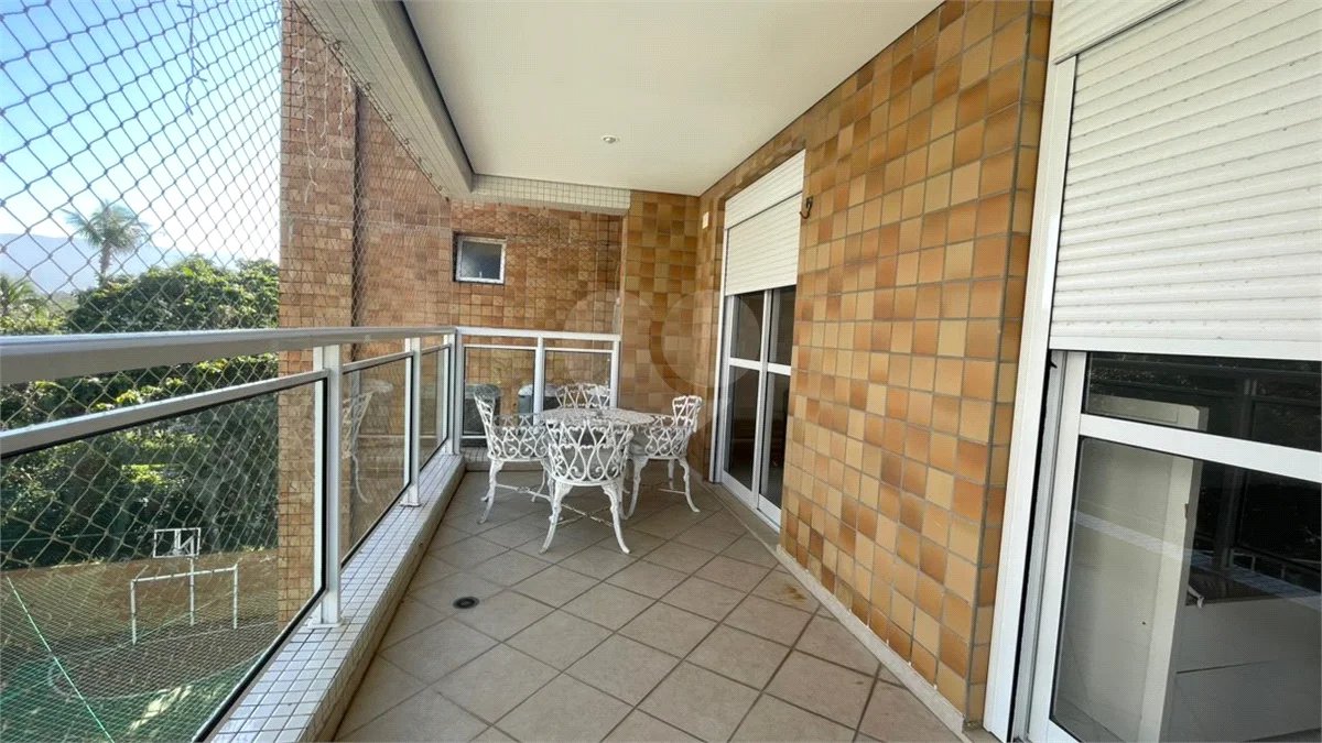 Apartamento à venda ou para alugar com 3 quartos, sendo 1 suíte,  em Riviera de São Lourenço, Bertioga, SP