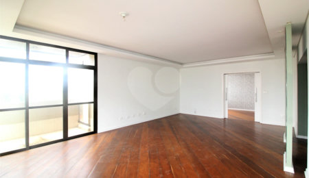 Apartamento à venda com 4 quartos, sendo 3 suítes,  em Santo Amaro, São Paulo, SP