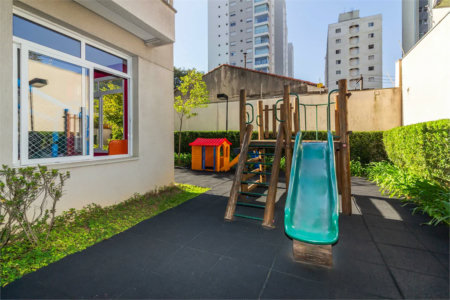Apartamento à venda com 3 suítes em Vila Cordeiro, São Paulo, SP