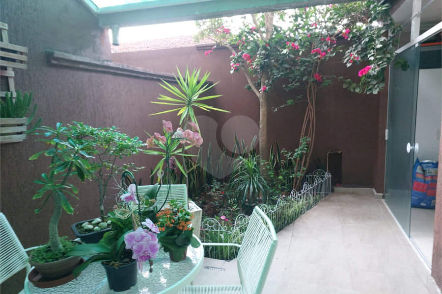 Casa à venda com 3 quartos, sendo 1 suíte, no condomínio Algarve Residencial, São Paulo - SP