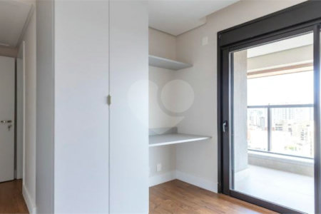 Apartamento à venda com 3 suítes em Moema, São Paulo, SP