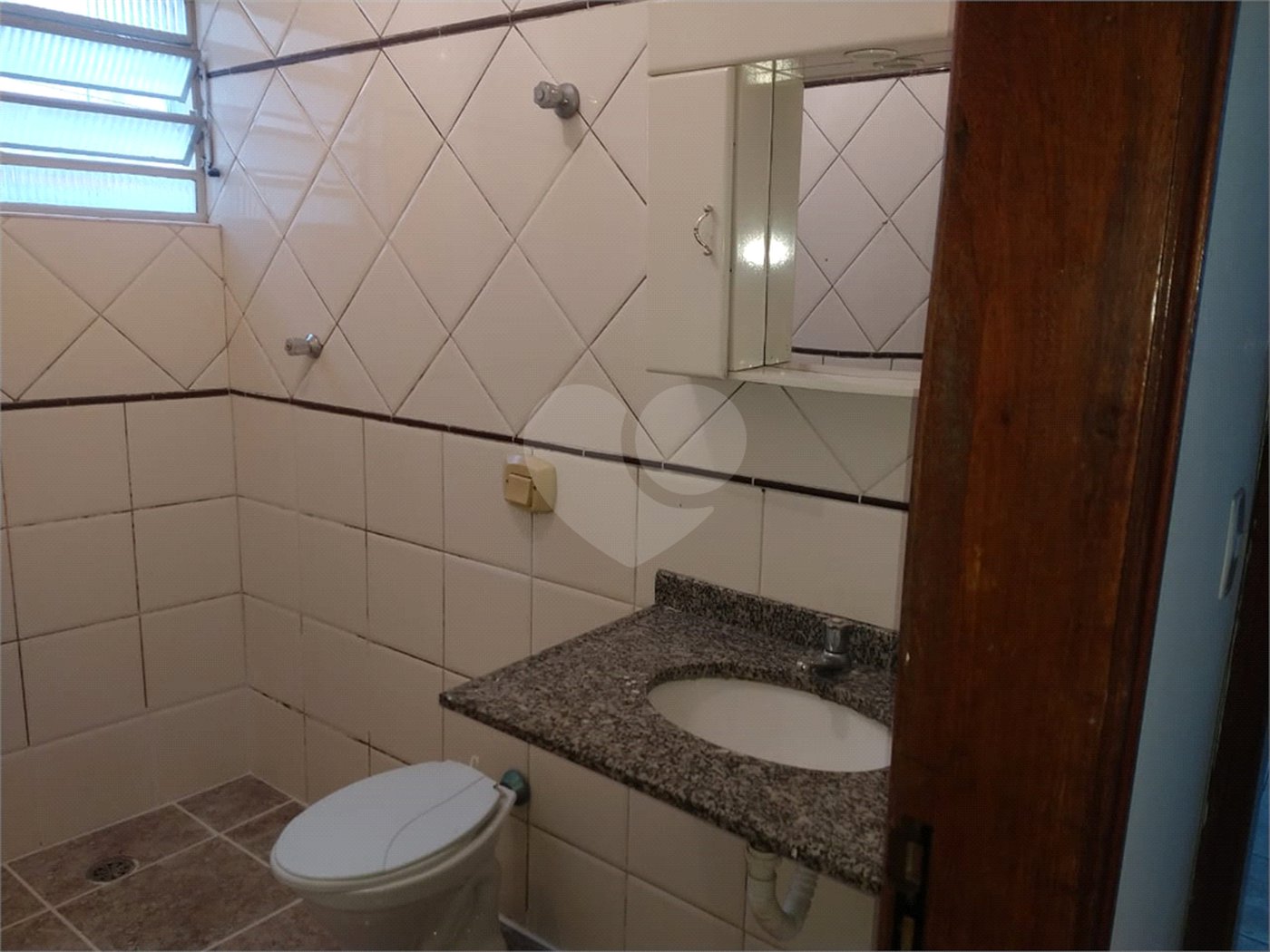 Sobrado à venda com 3 quartos, sendo 1 suíte, em Tremembé, São Paulo, SP