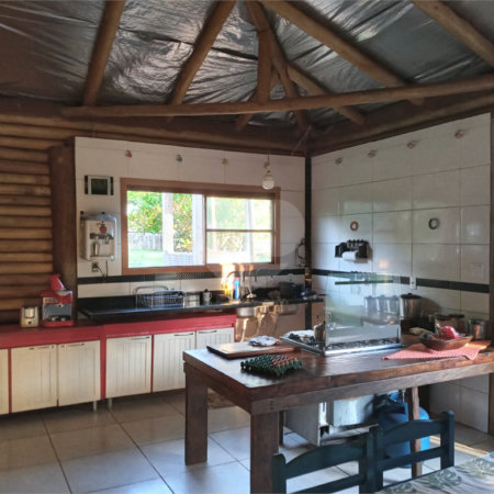 Chácara à venda com 5 quartos, sendo 1 suíte, em Tibaia de São Fernando, São Carlos, SP
