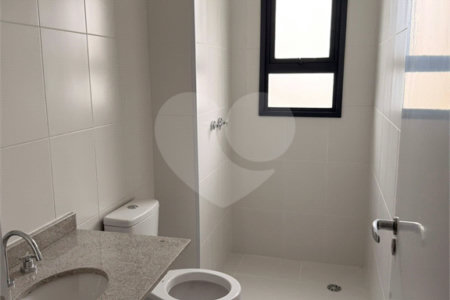 Apartamento à venda com 3 quartos, sendo 1 suíte, em Alto da Boa Vista, São Paulo, SP