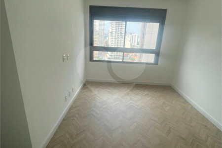 Apartamento à venda ou para alugar com 2 suítes em Jardim das Acácias, São Paulo, SP