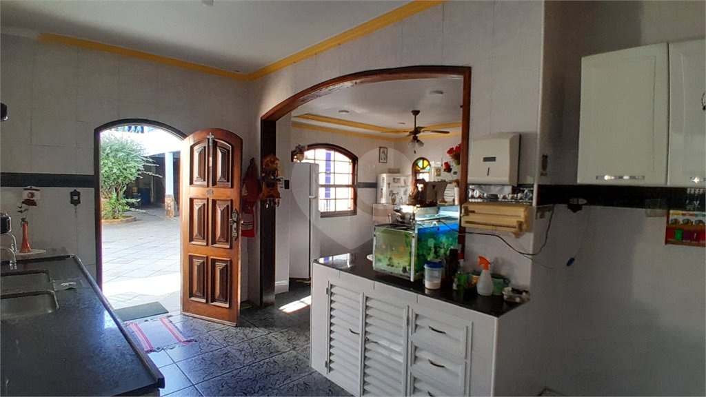 Casa à venda com 4 quartos, sendo 1 suíte, em Bangu, Rio de Janeiro, RJ