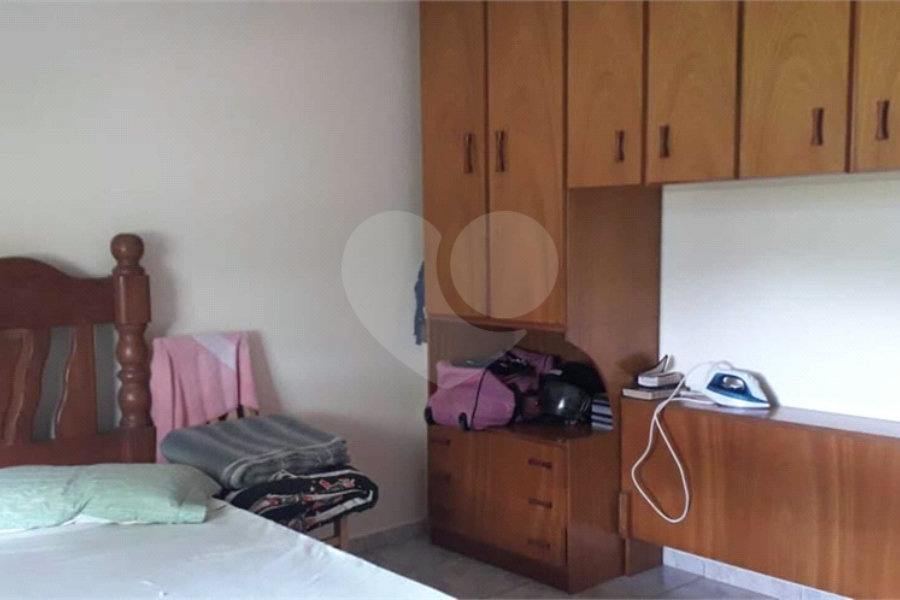 Casa à venda com 4 quartos, sendo 2 suítes, no condomínio Gleba II, Mairiporã - SP