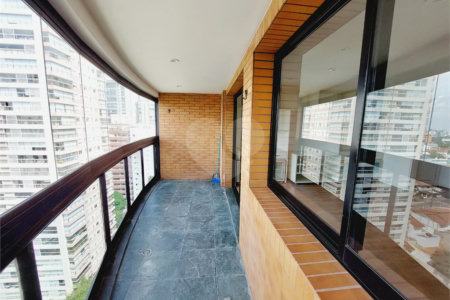 Apartamento à venda com 4 quartos, sendo 2 suítes,  em Alto da Lapa, São Paulo, SP
