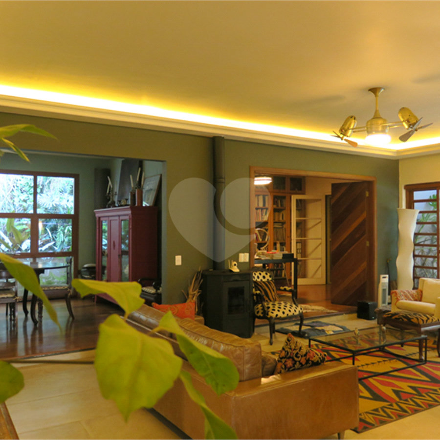 Casa Térrea à venda com 2 suítes em Real Parque, São Paulo, SP