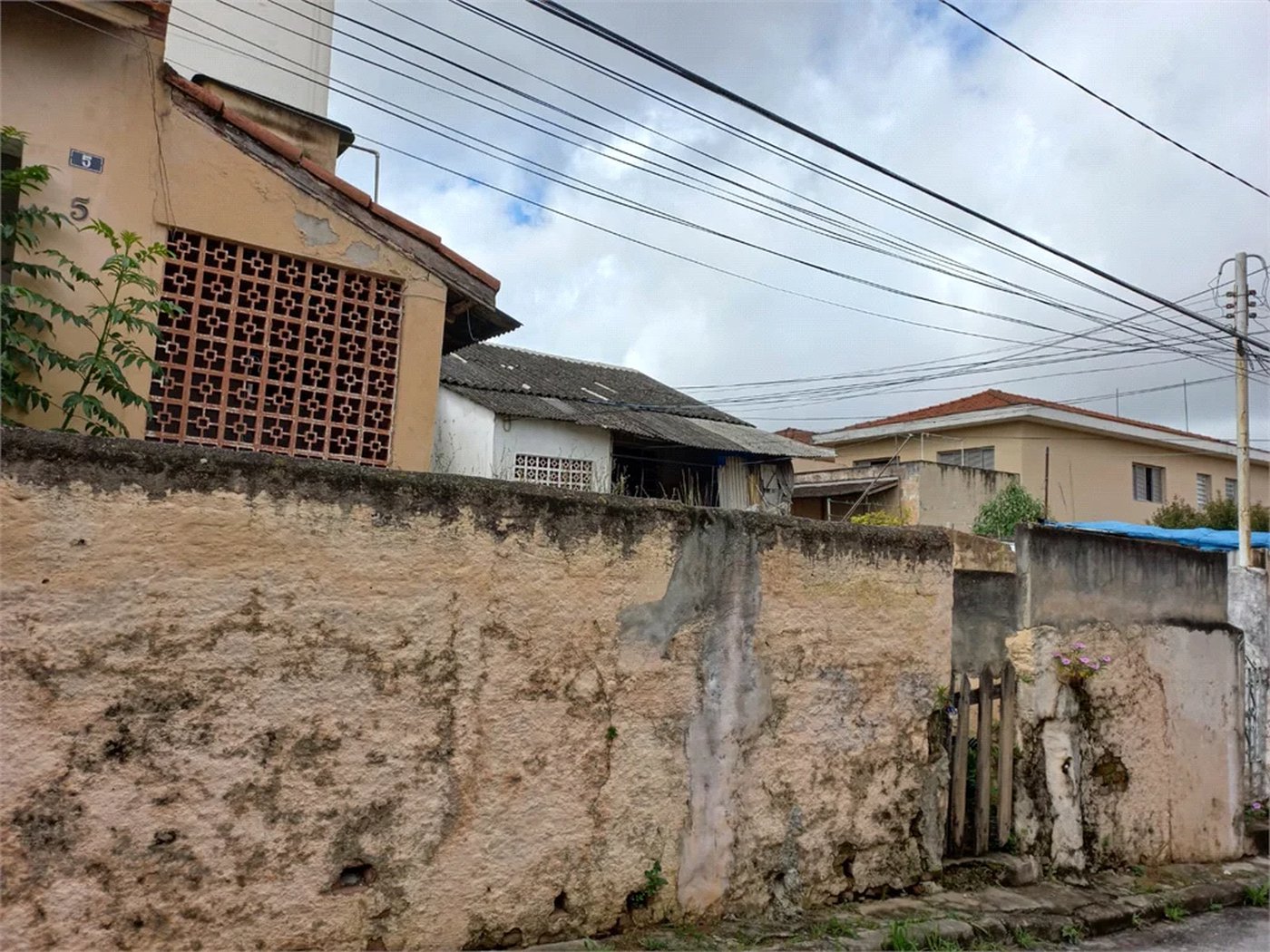 Casa Térrea à venda com 5 suítes em Vila Lageado, São Paulo, SP