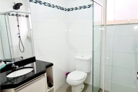 Sobrado à venda com 3 quartos, sendo 1 suíte,  em Jardim Leocádia, Sorocaba, SP