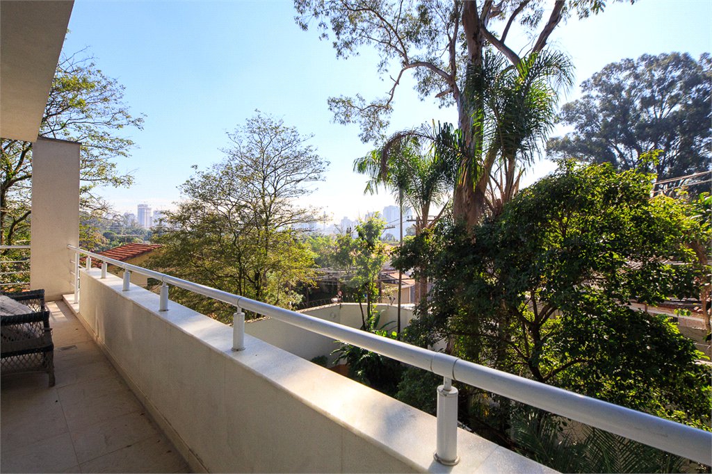 Casa à venda com 4 suítes no condomínio Vila Alba, São Paulo - SP