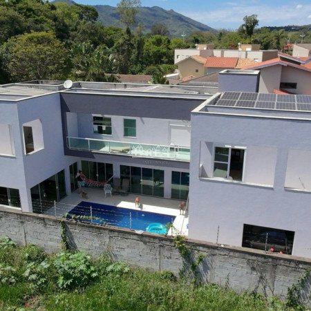 Casa à venda com 5 quartos, sendo 3 suítes, em Loteamento Jardim Morumbi, Atibaia, SP