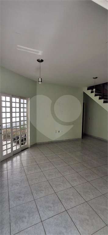 Sobrado à venda com 4 quartos, sendo 1 suíte, em Portal das Acácias, Indaiatuba, SP