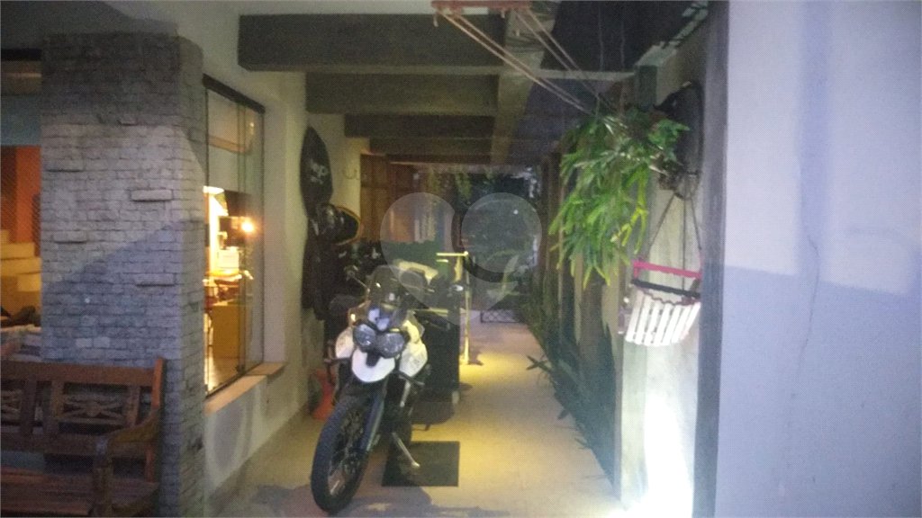 Casa à venda com 3 quartos, sendo 2 suítes, em Vila Mariana, São Paulo, SP