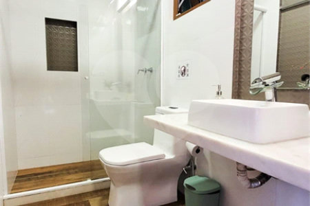 Casa à venda com 5 quartos, sendo 4 suítes,  em Albatroz, Armação dos Búzios, RJ