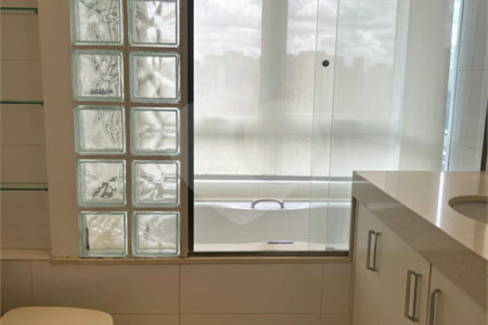 Apartamento à venda com 3 suítes em Vila Andrade, São Paulo, SP