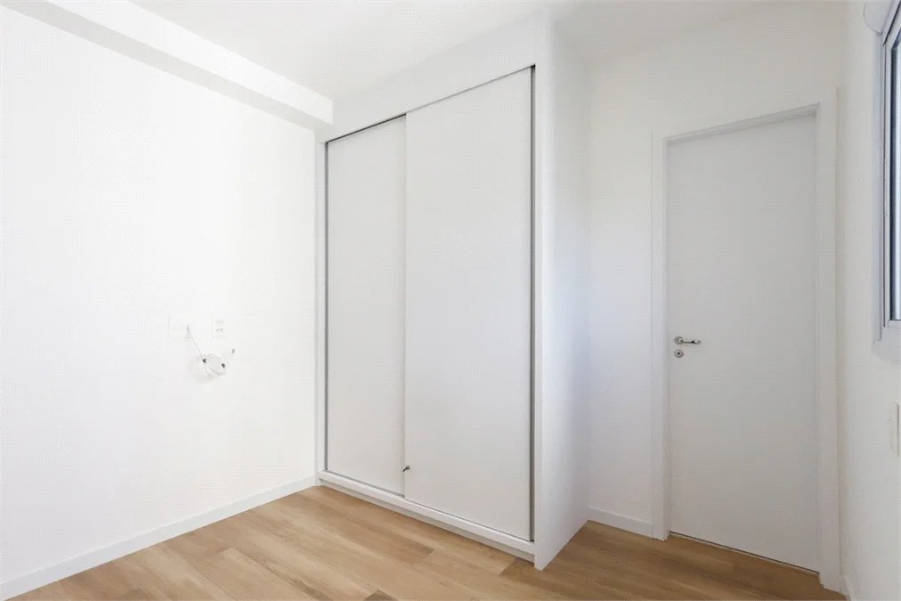 Apartamento à venda com 3 suítes em Vila Anastácio, São Paulo, SP