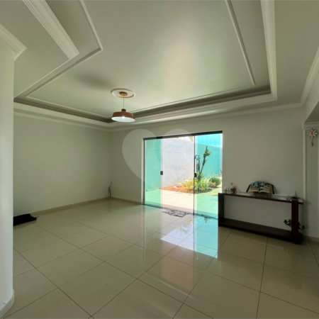 Casa à venda com 3 quartos em Jardim Alvorada, Itapetininga, SP