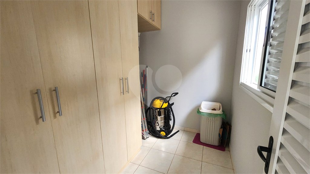 Casa à venda com 4 quartos, sendo 2 suítes, no condomínio Marambaia, Vinhedo - SP