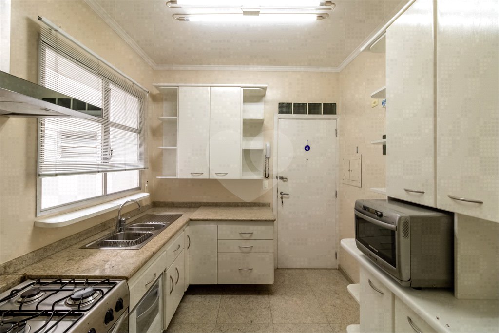 Apartamento à venda com 3 quartos, sendo 2 suítes, em Alto da Boa Vista, São Paulo, SP
