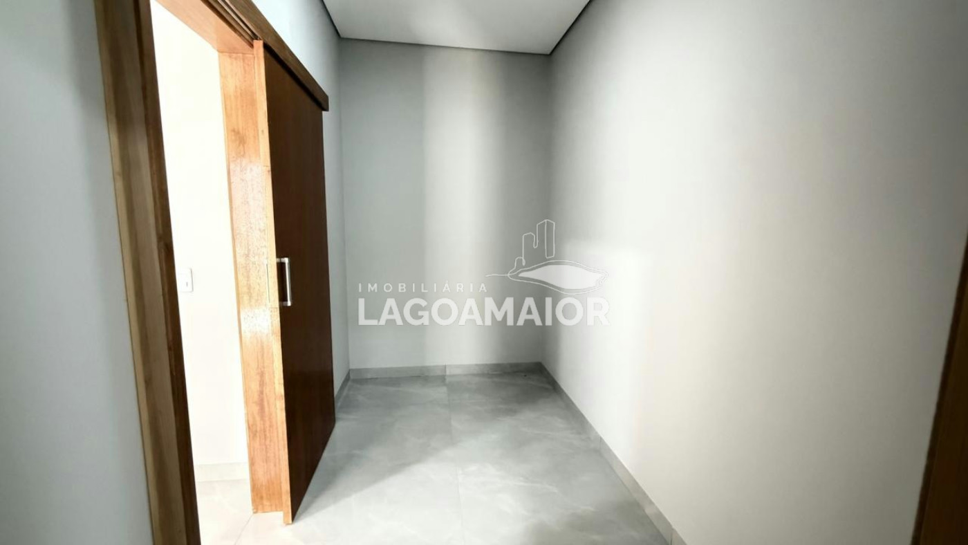 Casa à venda com 3 quartos no condomínio Residencial Costa Leste, Três Lagoas - MS