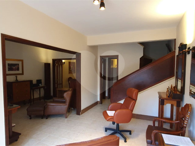 Sobrado à venda com 4 quartos, sendo 2 suítes,  em Moema, São Paulo, SP