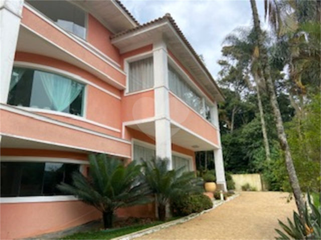Casa à venda com 4 suítes no condomínio Parque Imperial da Cantareira, Mairiporã - SP